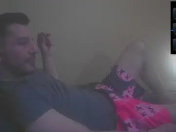 Chaturbate Live Sex Cam of bigcawwwk