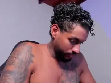 Chaturbate Live Sex Cam of luigi1_