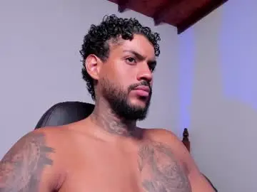 Chaturbate Live Sex of luigi1_
