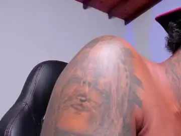Chaturbate Sex Cam of luigi1_