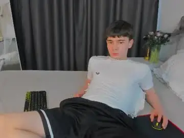 Chaturbate Live Sex Cam of ethan_crowe