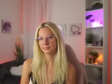 Chaturbate Adult Video Chat of emilyswannn