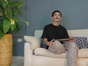 Chaturbate Live Porn of alejo_twiink