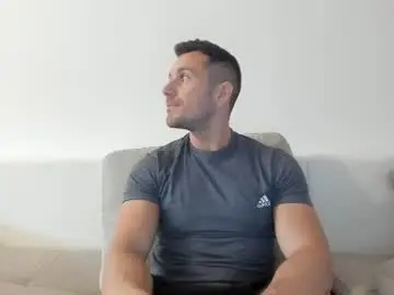 Chaturbate Best live sex cam show of roberto4ever