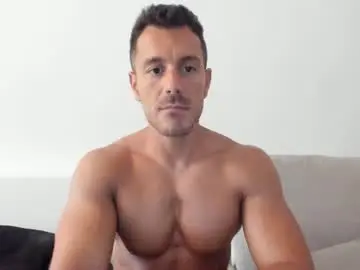 Chaturbate Free Live Porn of roberto4ever