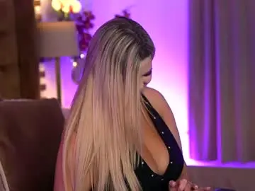 Chaturbate Live Sex Cam of sophieboobsx