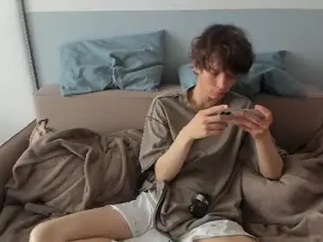 Chaturbate Live Sex Cam of your_shy_guy