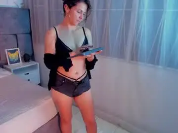 Chaturbate Live Sex Cam of dennerys_velle