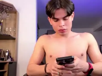 Chaturbate Nude Webcam of alejoo_twink