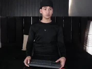 Chaturbate Sex Cam of dominic_ghost