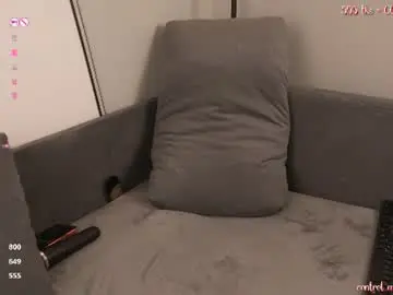Chaturbate Live Sex Cam of jennyplaudis_
