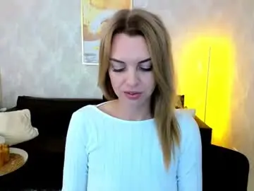 Chaturbate Live Sex Cam of lunaflinn