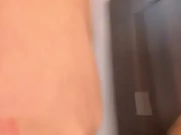 Chaturbate Live Sex Cam of harley_red