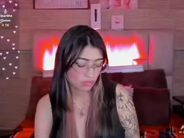 Chaturbate Live Sex Cam of mia_smoke_