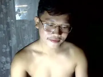 Chaturbate Live Sex Cam of exotichugecock