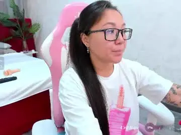 Chaturbate Adult Webcam of honeyy_beee