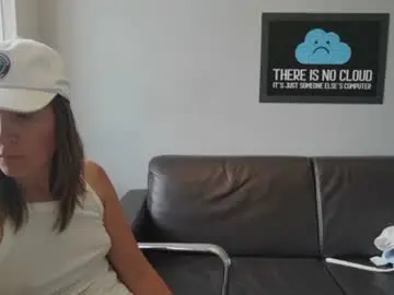 Chaturbate Free Live Porn of eatmypie69
