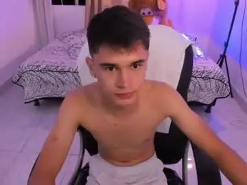 Chaturbate Best live sex cam show of aron_boyy