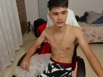 Chaturbate Live Porn of aron_boyy