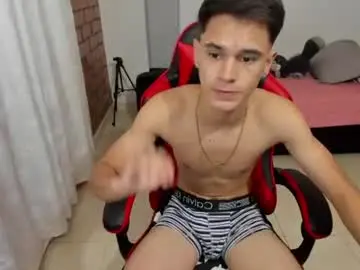 Chaturbate Free Live Porn of aron_boyy