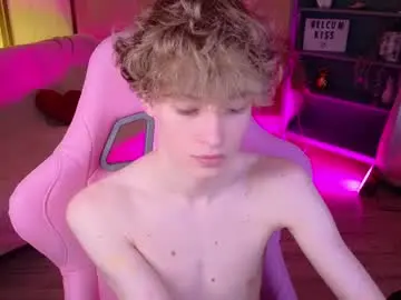 Chaturbate Private Sex Chat of curly_twinkboy