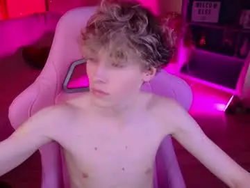 Chaturbate Adult Webcams of curly_twinkboy