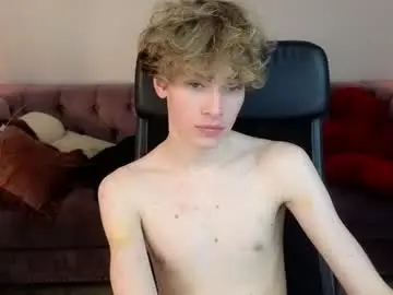 Chaturbate Watch Live Sex Cams of curly_twinkboy