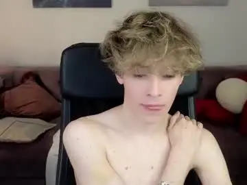 Chaturbate Free Live Porn of curly_twinkboy