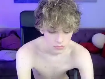 Chaturbate Adult Webcam of curly_twinkboy