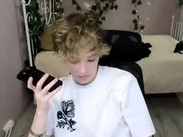 Chaturbate Sex Chat of curly_twinkboy
