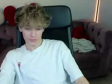 Chaturbate Nude Webcam of curly_twinkboy