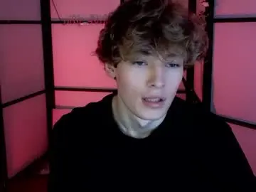 Chaturbate Live Porn of curly_twinkboy