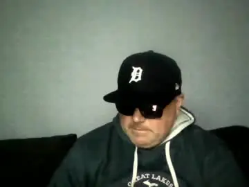 Chaturbate Live Sex of holden_minutz