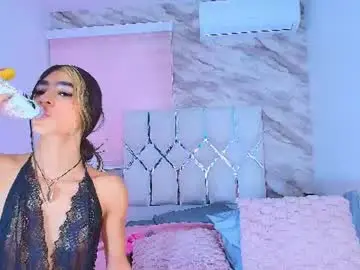 Chaturbate Free Porn Cam of colett_hall