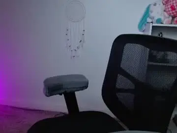 Chaturbate Live Sex Cam of krystalsyxx