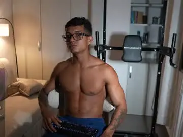 Chaturbate Live Sex Cam of paradise_boy_s