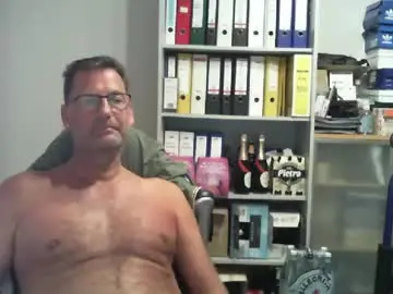 Chaturbate Live Sex Cam of macfly67