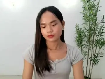 Chaturbate Live Sex Cam of urasian_crisa