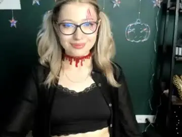Chaturbate Live Sex Cam of heidi_pleasure