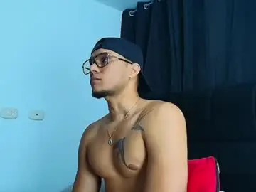 Chaturbate Adult Video Chat of roy_barney