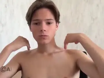 Chaturbate Live Porn of timytwinkboy