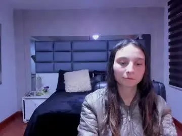 Chaturbate Nude Webcam of emilia_jonnes