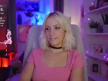 Chaturbate Best live sex cam show of lucy_cutie_