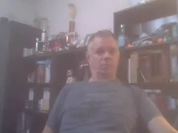 Chaturbate Live Sex Cam of badger32934