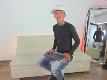 Chaturbate Live Porn of darwin_stark