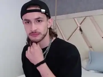 Chaturbate Best live sex cam show of axel_porn_