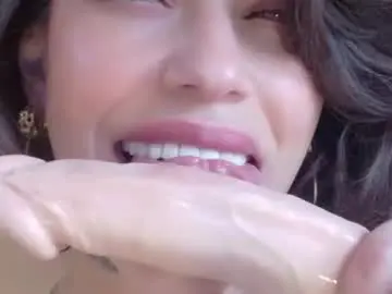 Chaturbate Free Porn Cam of hannah_borbon_