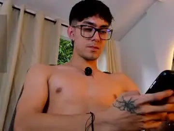 Chaturbate Free Porn Cam of etham_wolf1