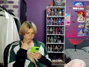 Chaturbate Live Sex Cam of sweet_peach__