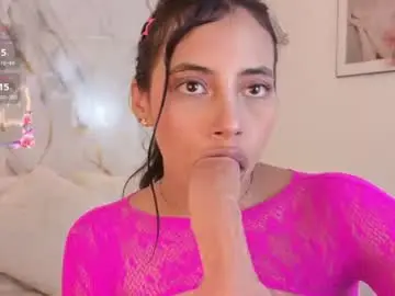 Chaturbate Live Sex Cam of miajones_blowjob